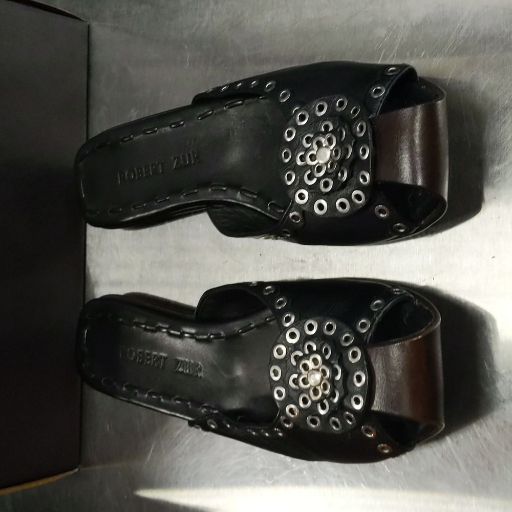 Robert Zur - Capri (Black)